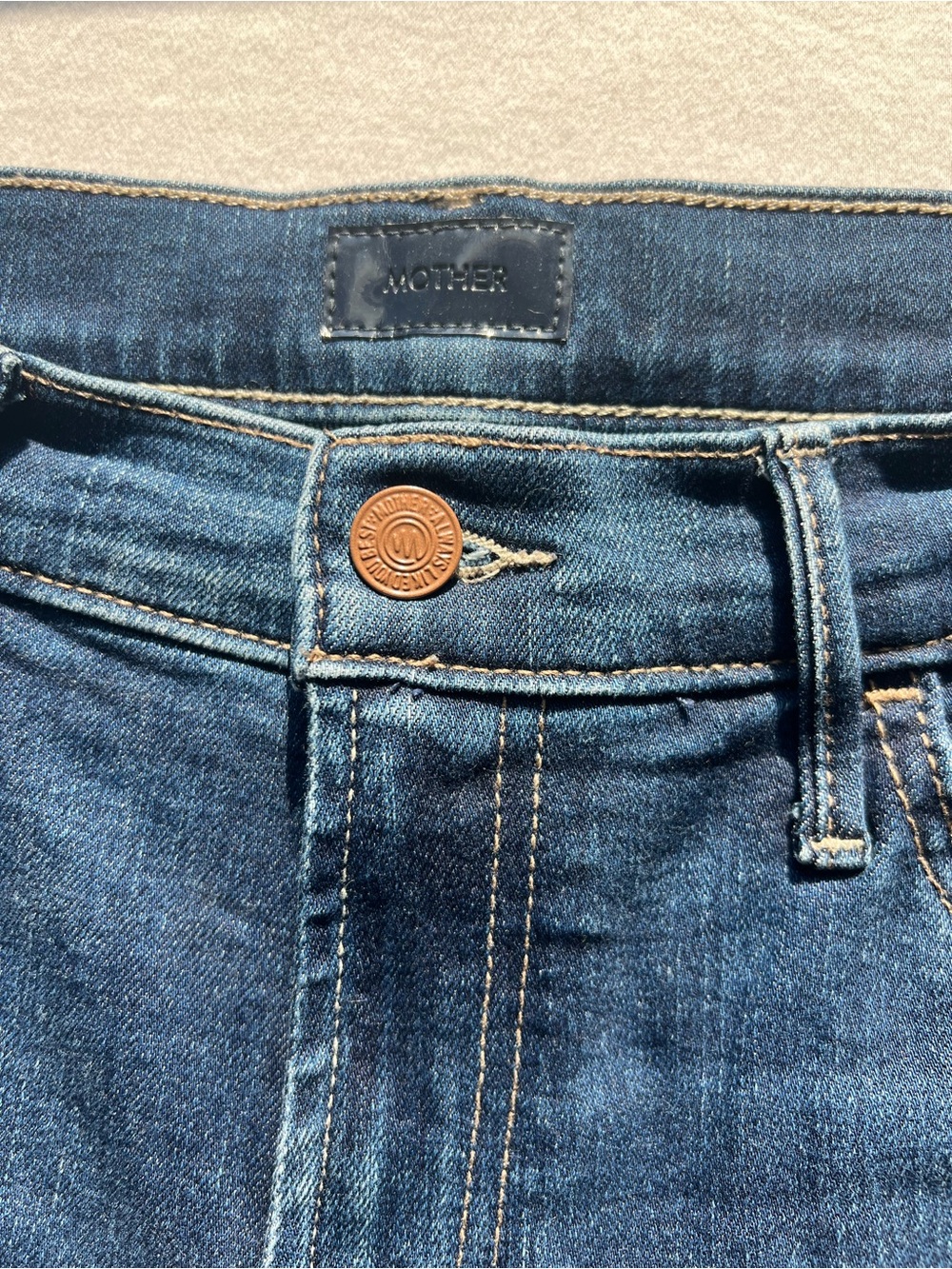 MOTHER Hustler Roller Sneak Jean in Troublemaker wash 30 - Picture 6 of 13